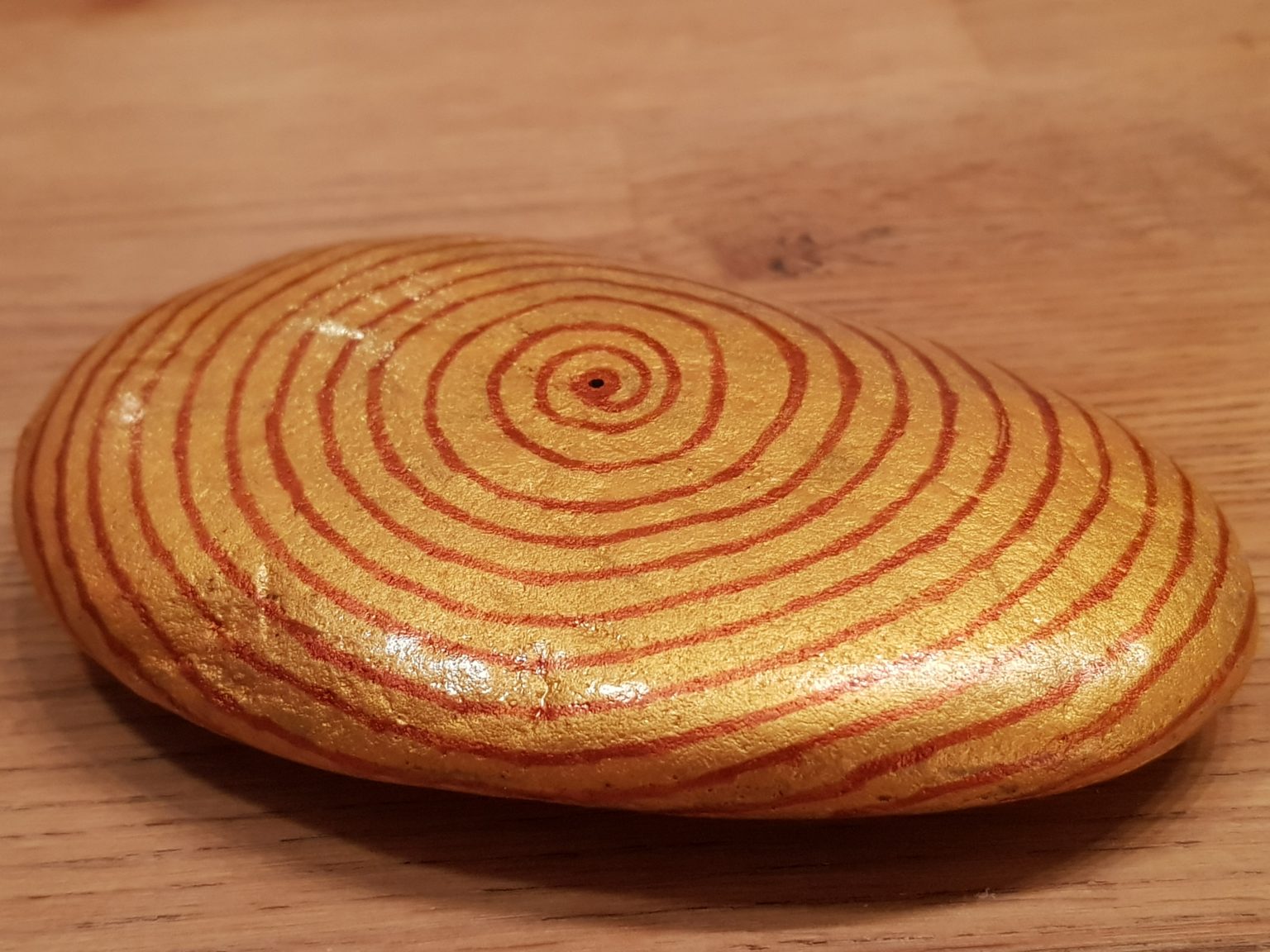 Steine bemalen - meditative Kreativität. Etwas für Dich? | Pouringpaws