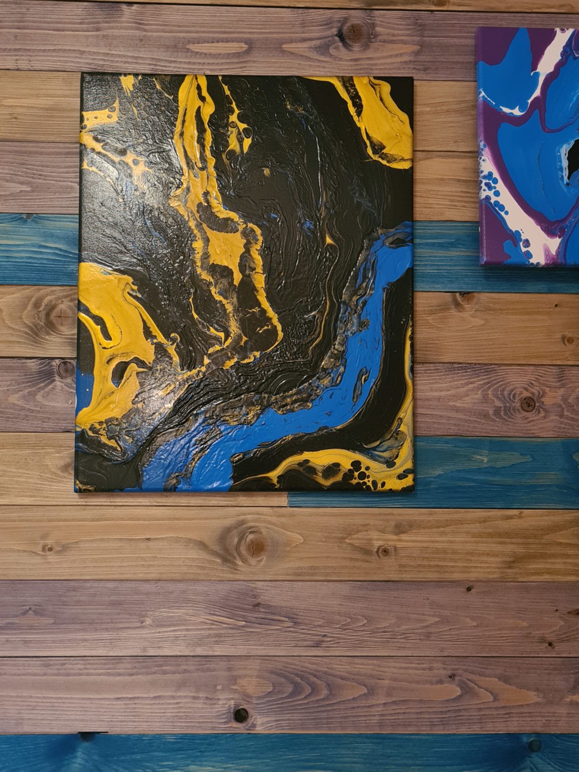 Goldfluss ein Bild eines Flusses voller Geheimnisse Pouringpaws